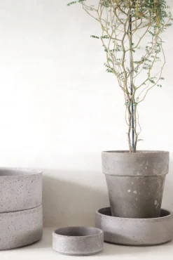 Underskåle|Hoff Krukke Serien^PLANT Hoff underskål, raw grey